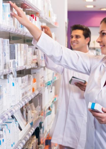 How to Become a Pharmacy Technician